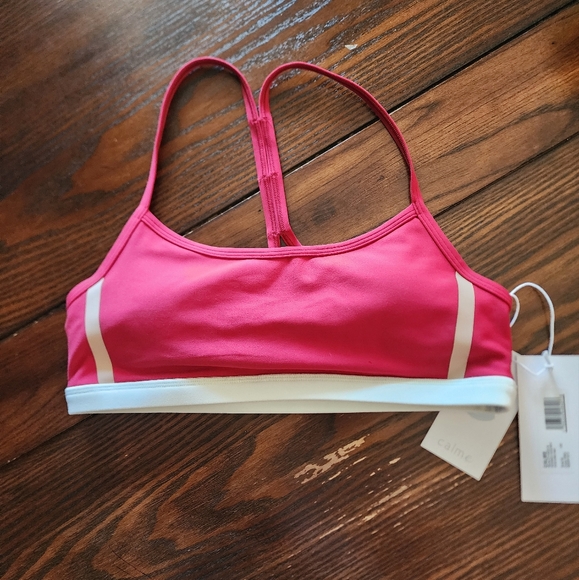 Calme x Johnny Was Endurance Cross Back Sports Bra II in Red with White Contrast - Picture 3 of 5